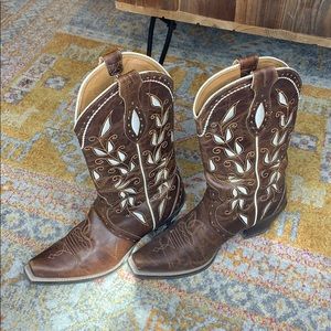 Ariat Cowgirl Boots!